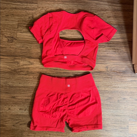 Red Ribbed Two-Piece Set - Picture 2 of 2